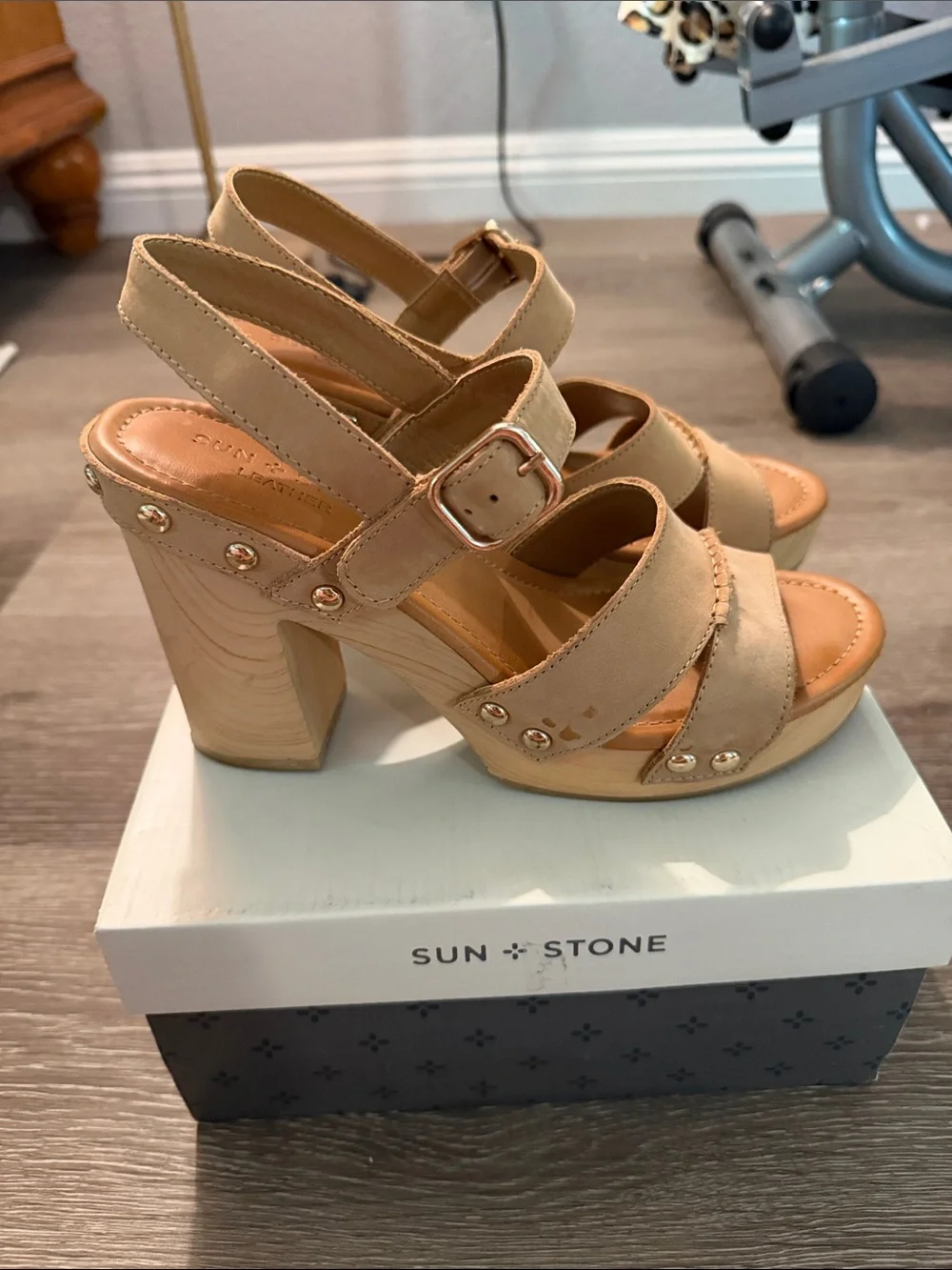 Sun + Stone classic platform